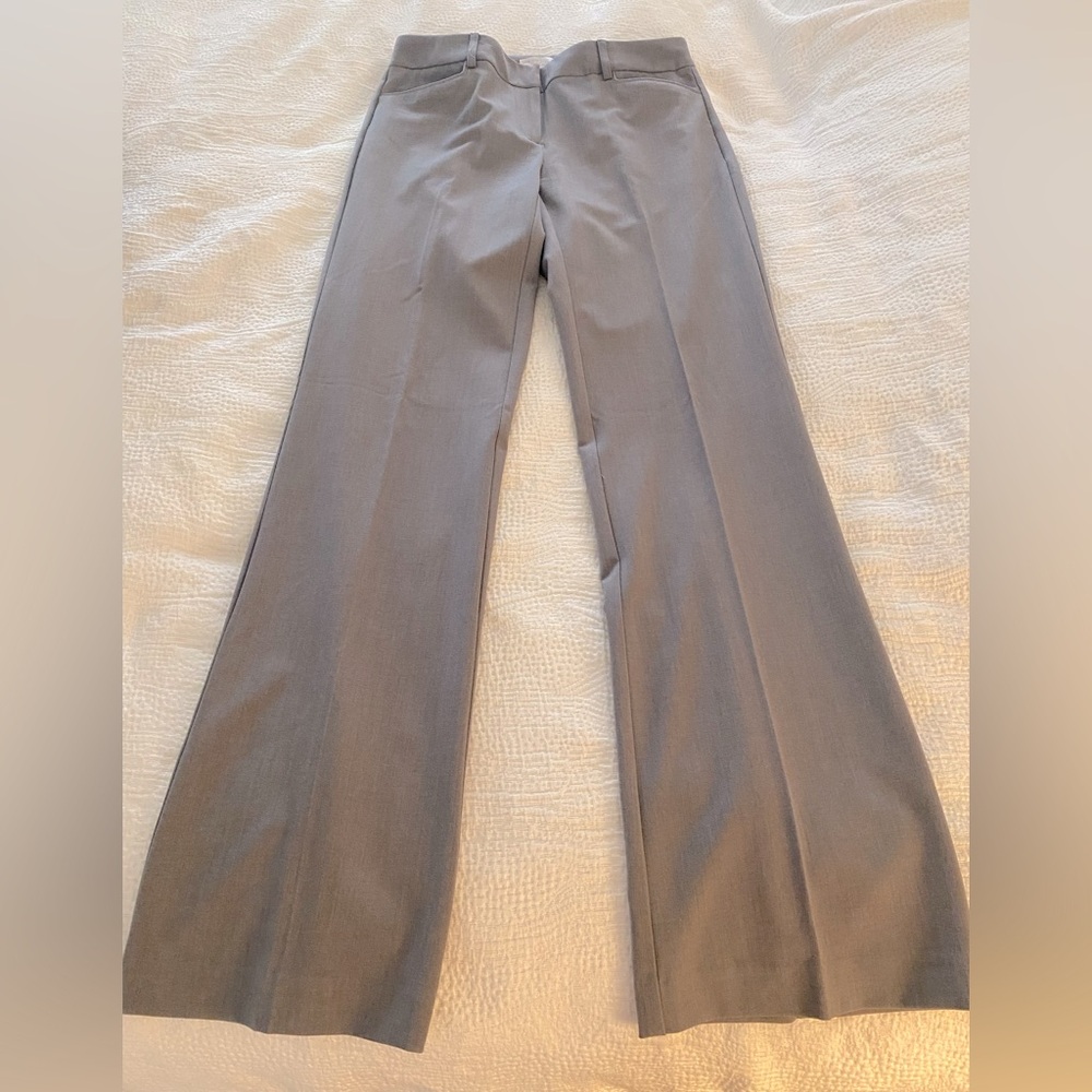 Gray New York & Company flare leg trousers. Size 0.